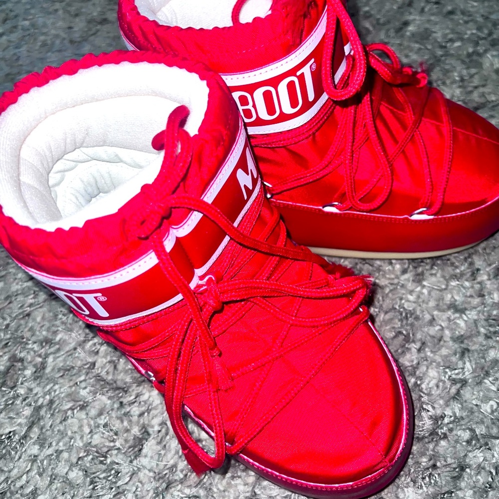 Moon Boots